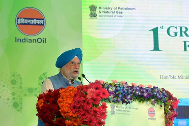 Hardeep S Puri Flags-Off 1st Green Hydrogen Fuel Cell Bus - - Vimarsana News